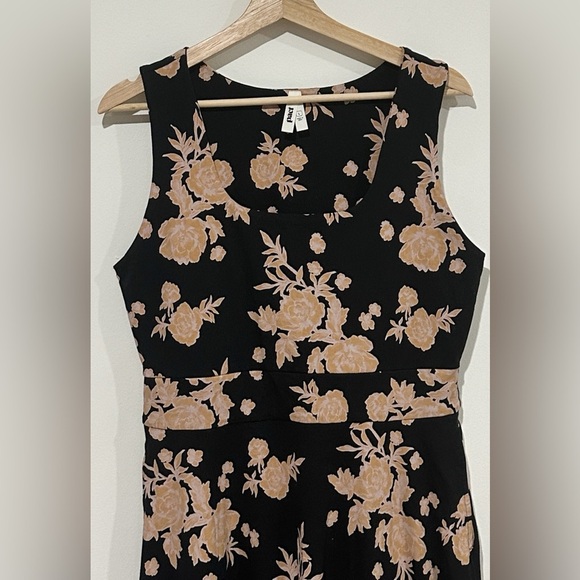 Pact Floral Asymmetrical Organic Cotton Midi Dress - Picture 3 of 9
